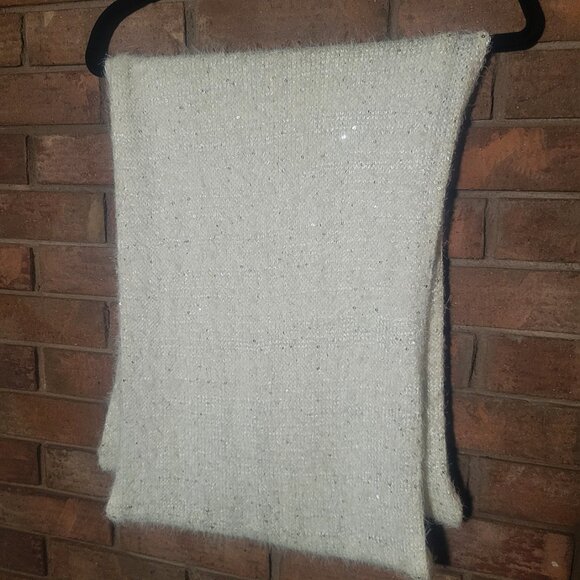 Infinity Scarf White Fuzzy/Fluffy Ultra-Soft with Sequins - Picture 5 of 7